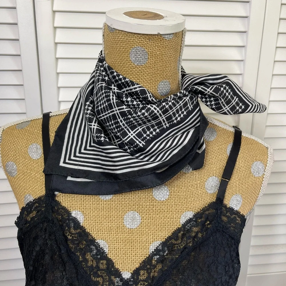 Fun vintage black white scarf